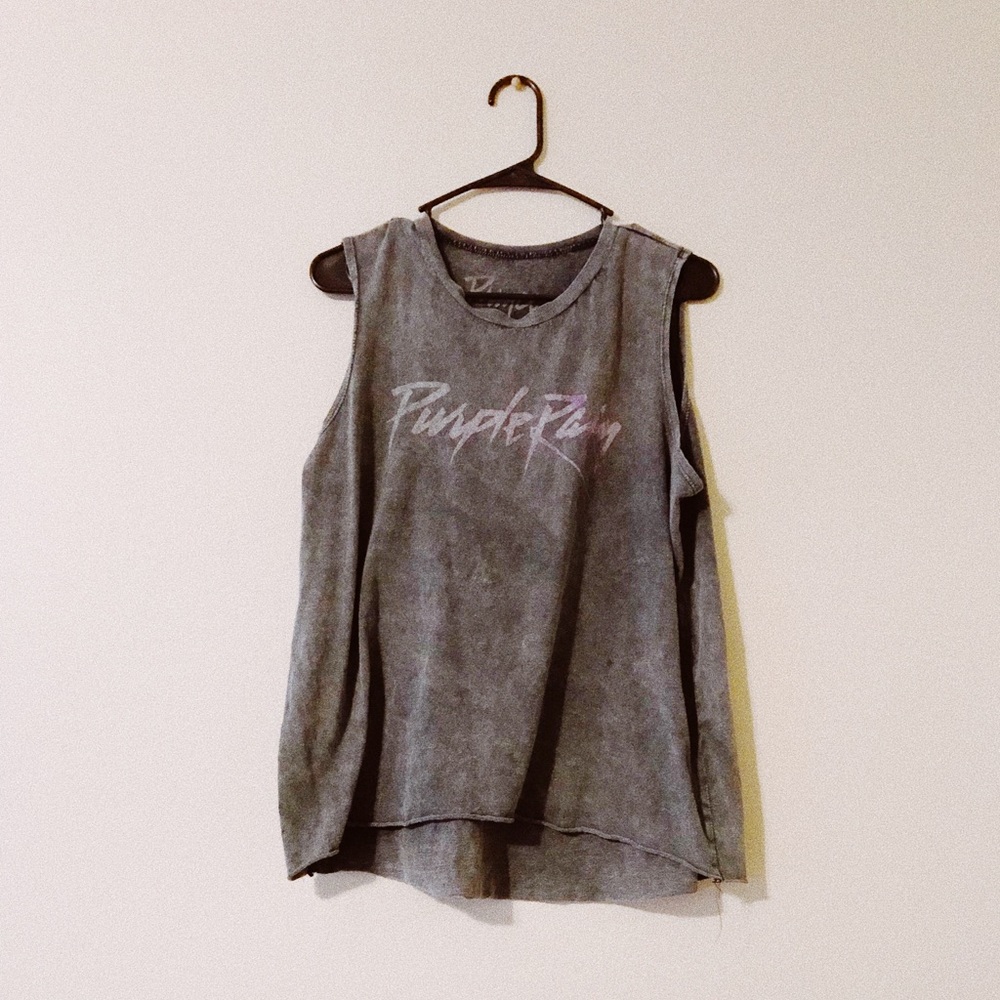 Graphic Tank